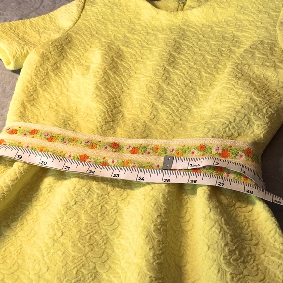 Vintage 40s-50s dress in Bright Yellow with custom embroidered floral belt. - Picture 13 of 16